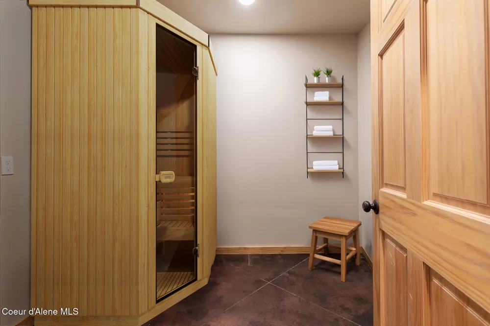 672 Hopkins Road Sandpoint, ID 83864