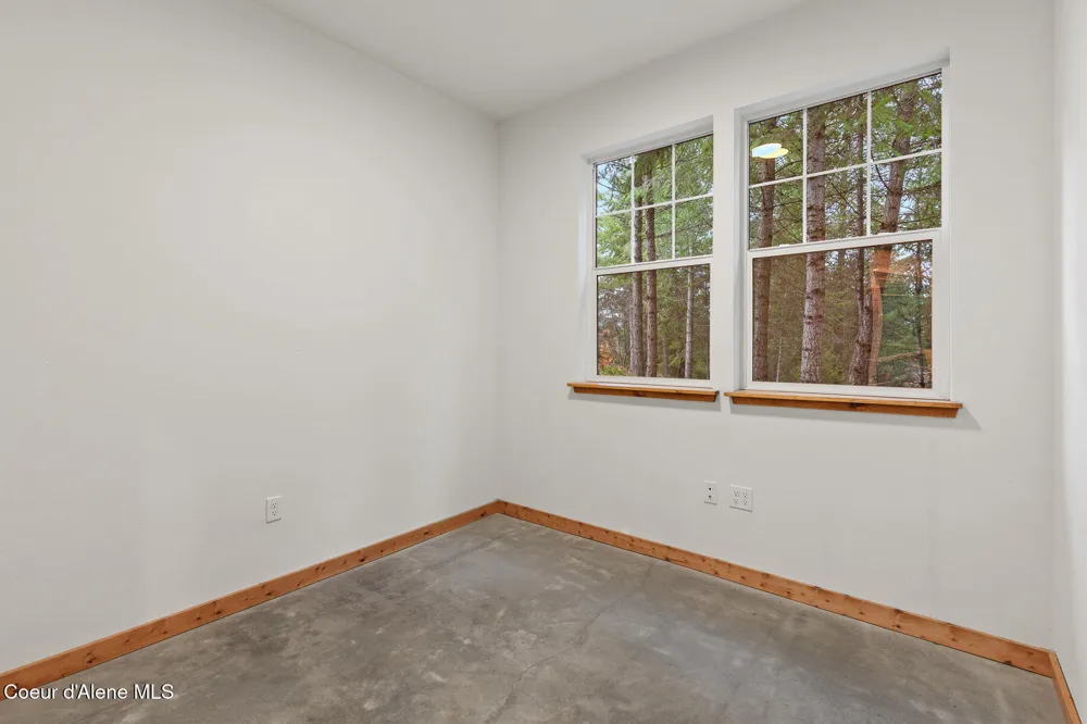672 Hopkins Road Sandpoint, ID 83864