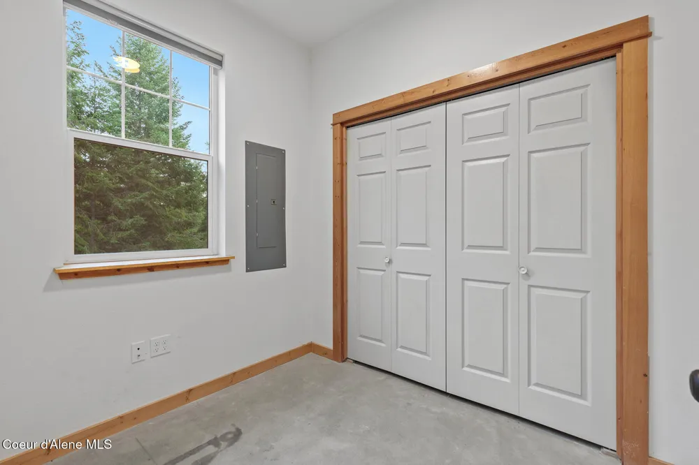 672 Hopkins Road Sandpoint, ID 83864