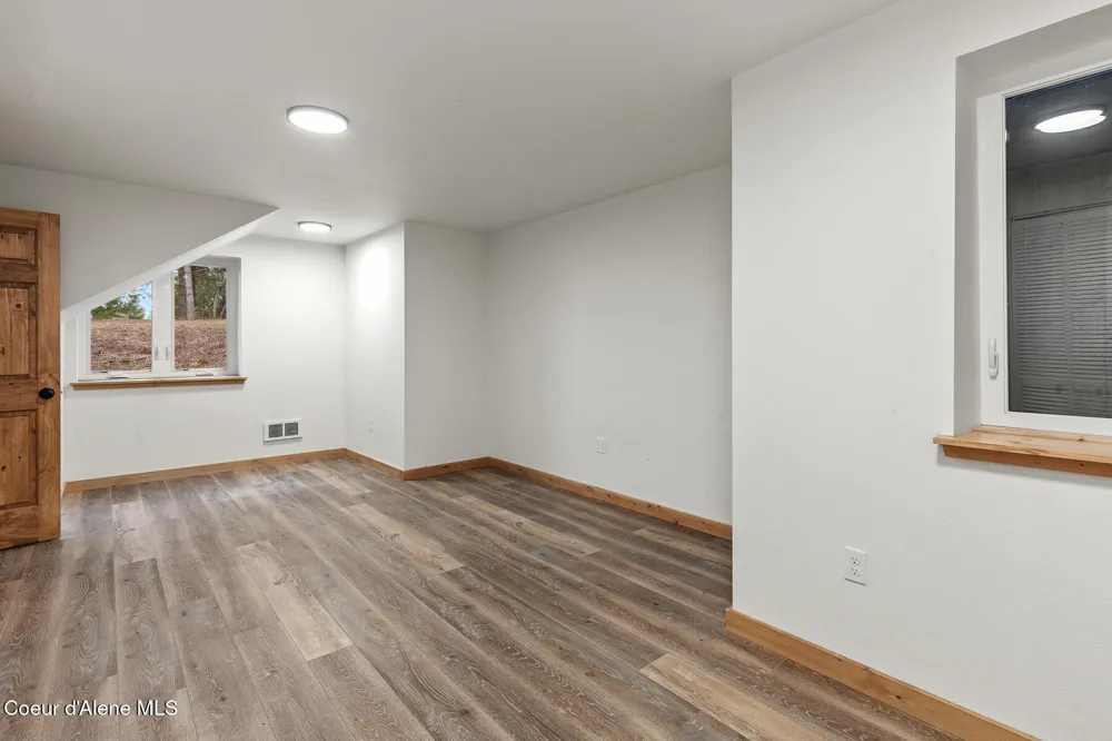 672 Hopkins Road Sandpoint, ID 83864