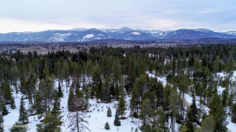 672 Hopkins Road Sandpoint, ID 83864