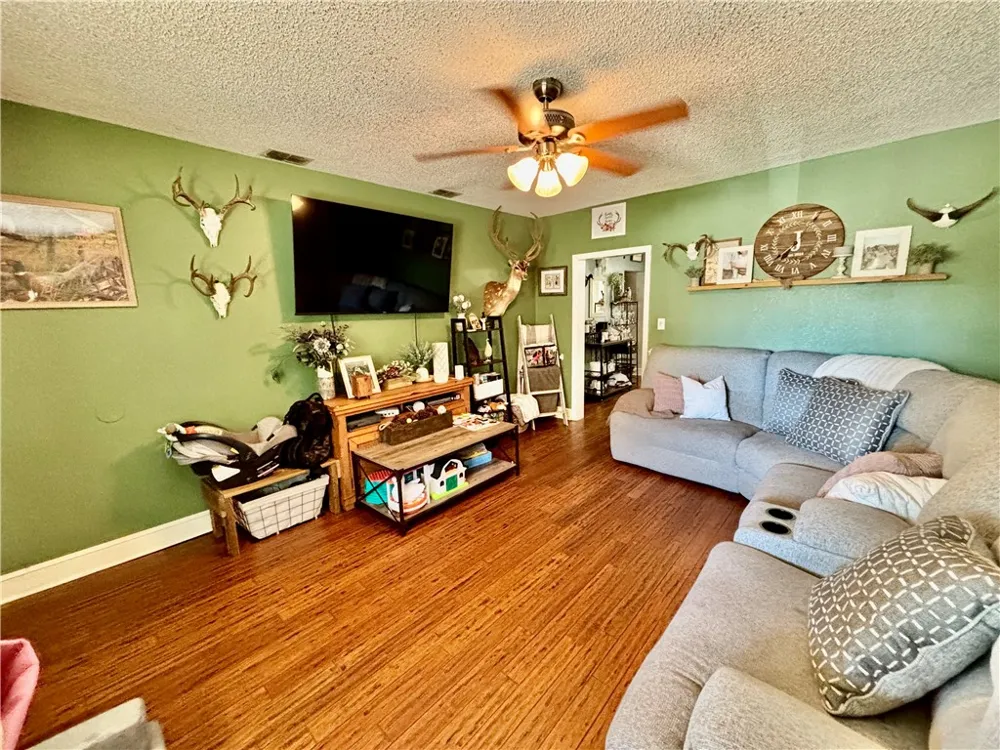 633 Tutt Avenue Taft, TX 78390