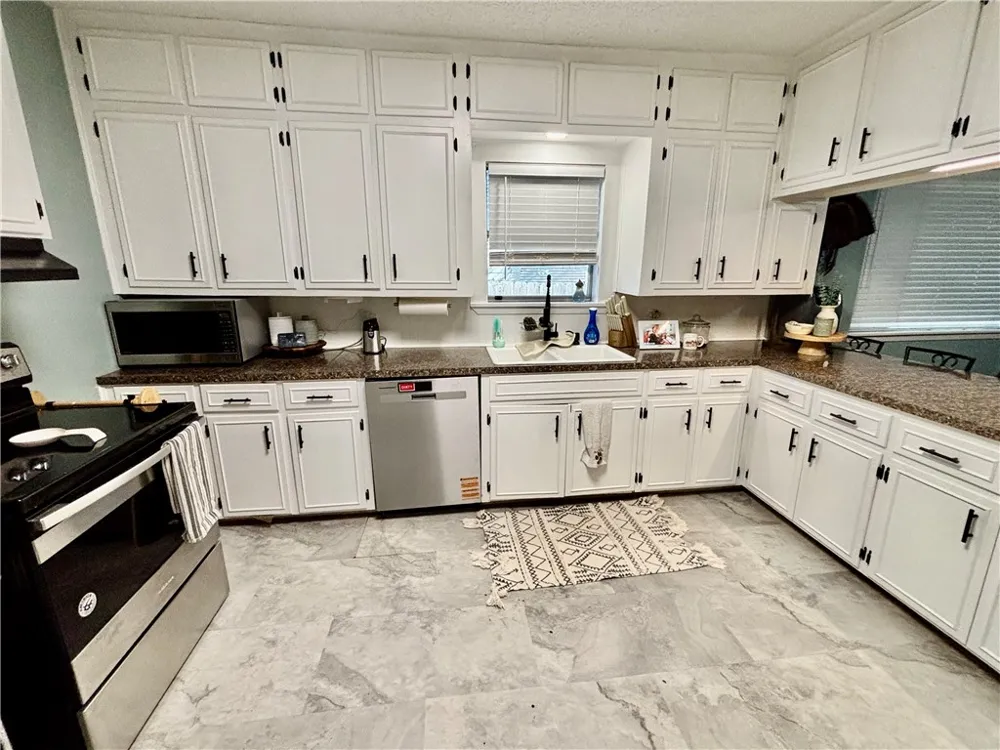 633 Tutt Avenue Taft, TX 78390
