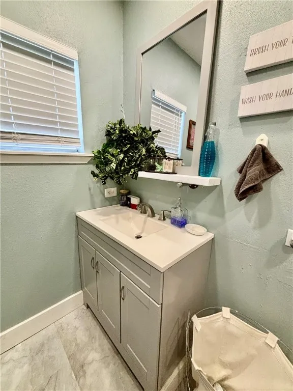 633 Tutt Avenue Taft, TX 78390