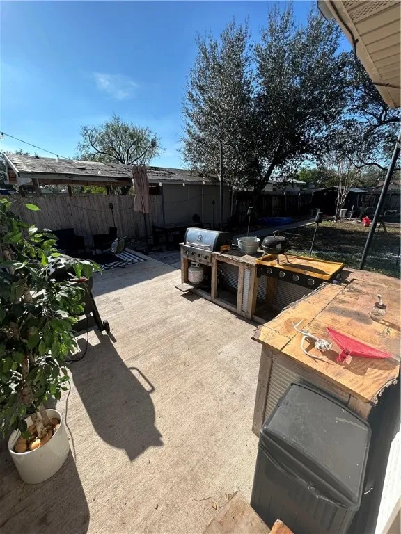 633 Tutt Avenue Taft, TX 78390