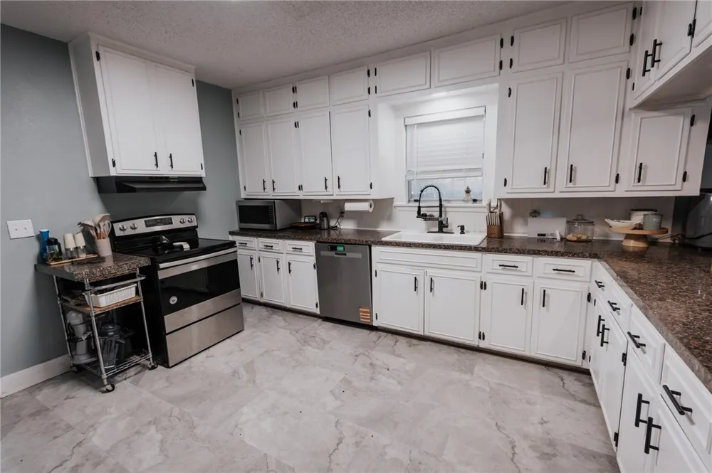 633 Tutt Avenue Taft, TX 78390