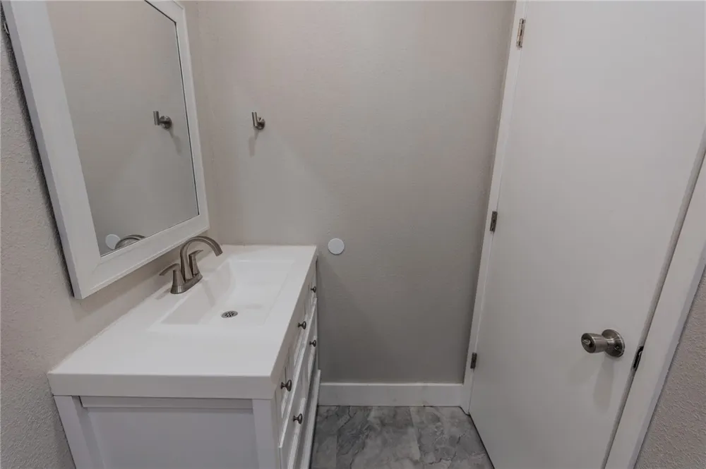 633 Tutt Avenue Taft, TX 78390