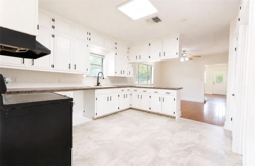 633 Tutt Avenue Taft, TX 78390