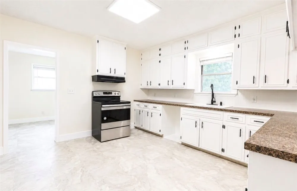 633 Tutt Avenue Taft, TX 78390