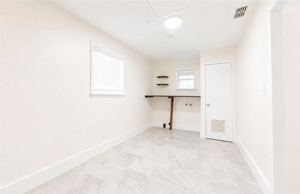 633 Tutt Avenue Taft, TX 78390