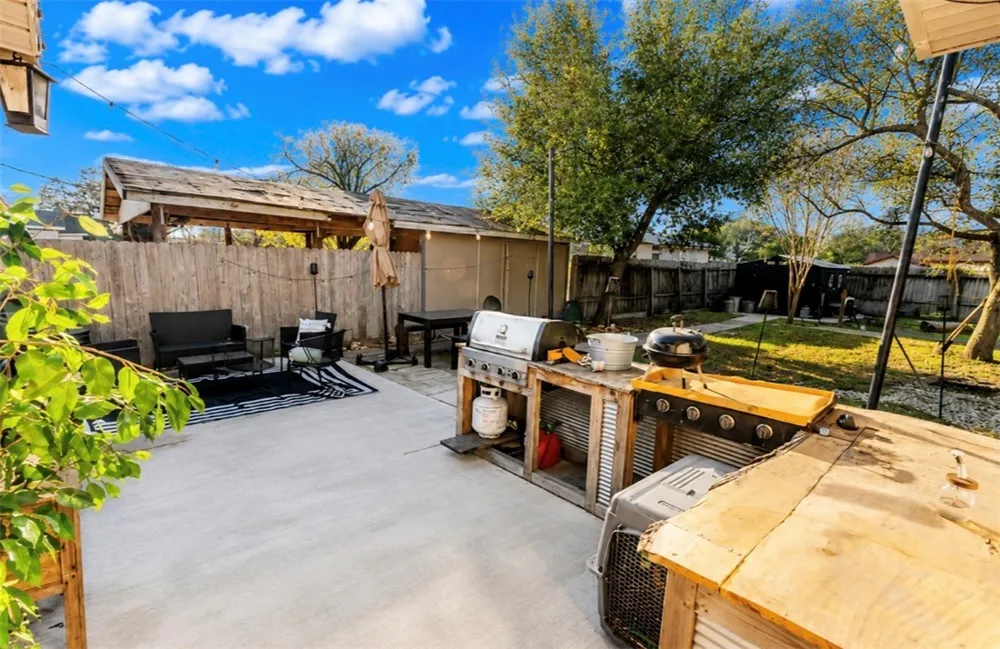 633 Tutt Avenue Taft, TX 78390