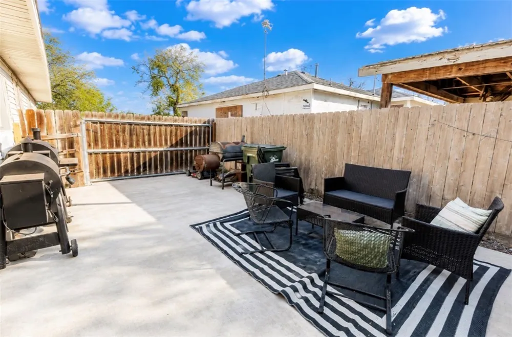 633 Tutt Avenue Taft, TX 78390