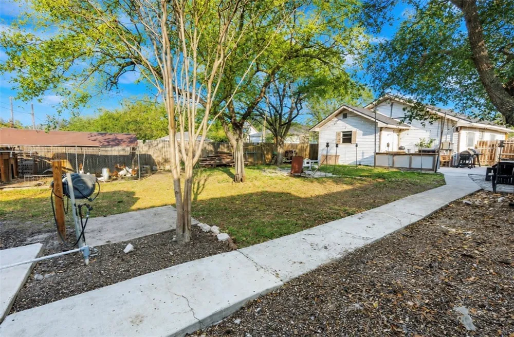 633 Tutt Avenue Taft, TX 78390
