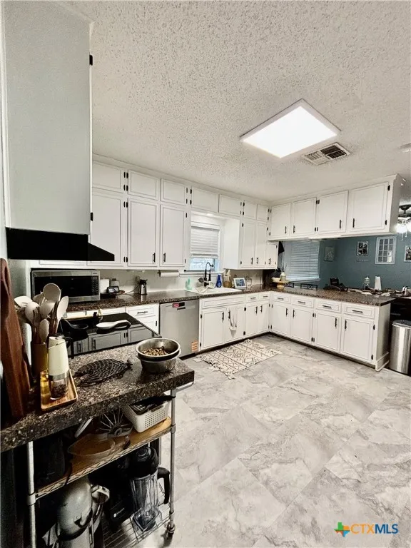 633 Tutt Avenue Taft, TX 78390