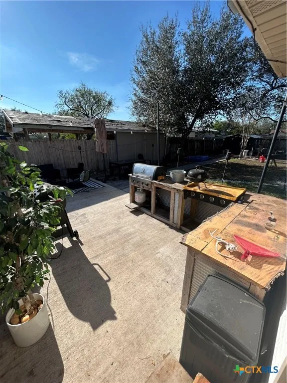 633 Tutt Avenue Taft, TX 78390