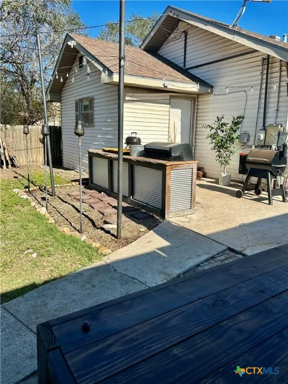 633 Tutt Avenue Taft, TX 78390