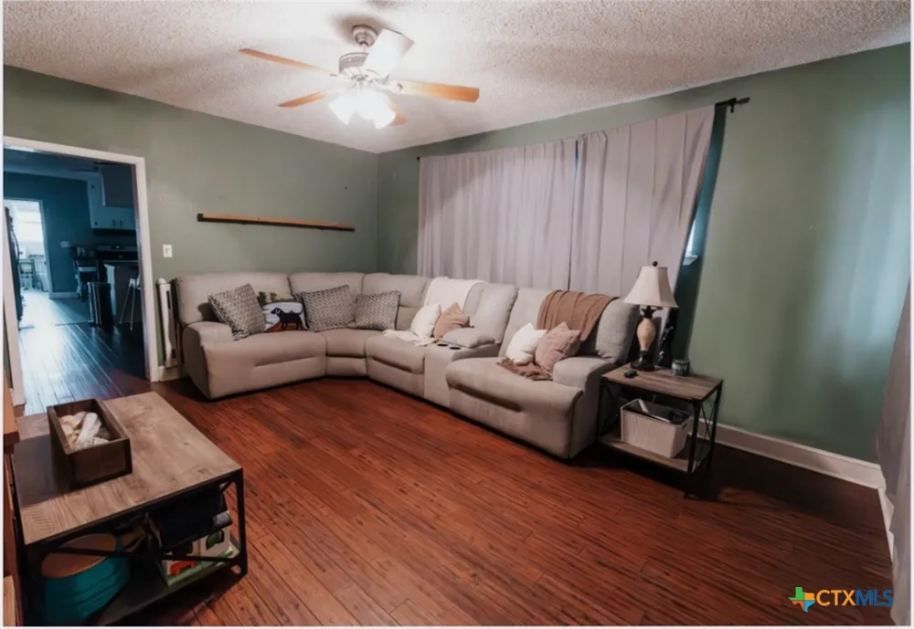 633 Tutt Avenue Taft, TX 78390