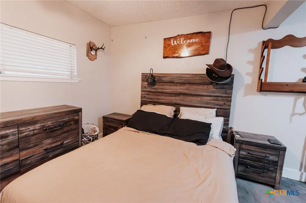 633 Tutt Avenue Taft, TX 78390
