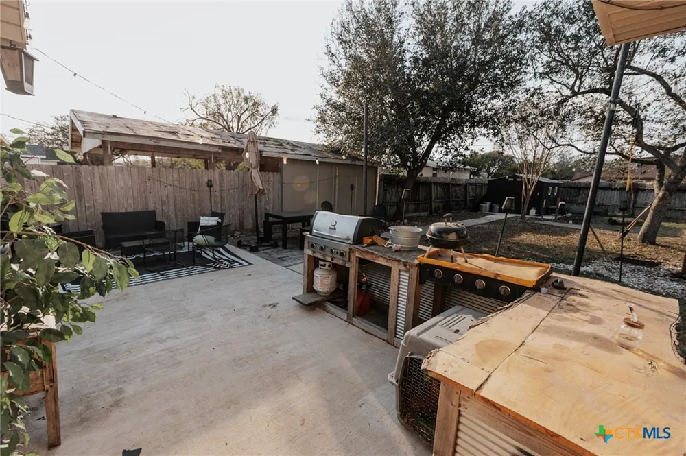 633 Tutt Avenue Taft, TX 78390