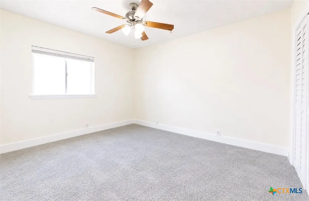 633 Tutt Avenue Taft, TX 78390