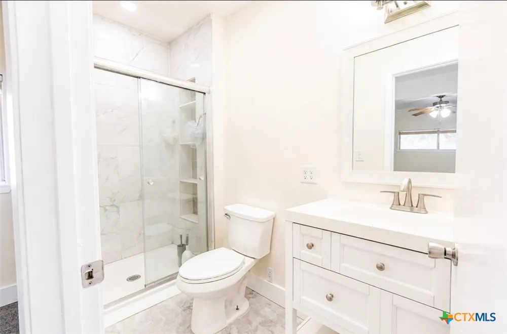 633 Tutt Avenue Taft, TX 78390
