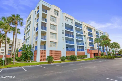 5300 S Atlantic Avenue #2303