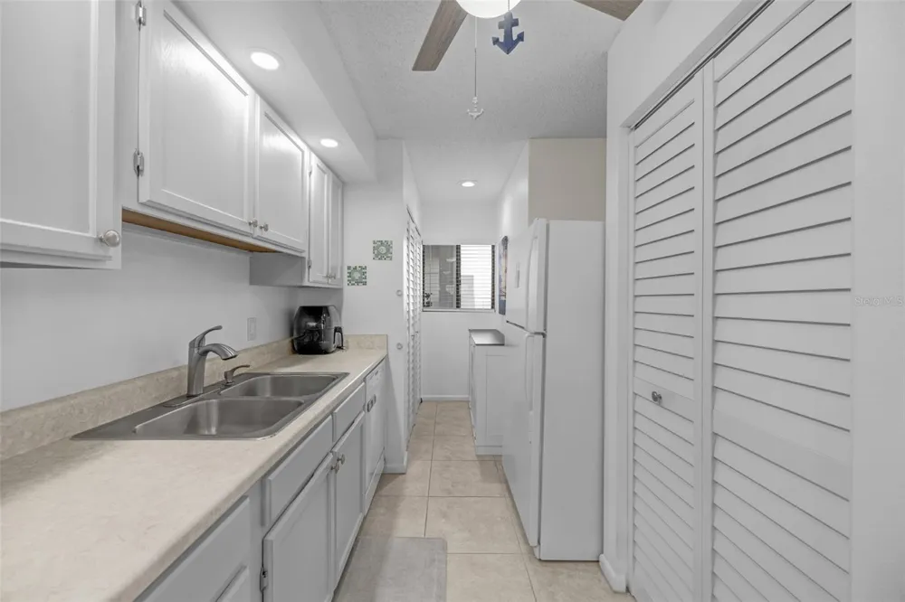 803 BAHIA DEL SOL DRIVE #B Ruskin, FL 33570