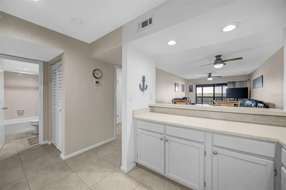 803 BAHIA DEL SOL DRIVE #B Ruskin, FL 33570
