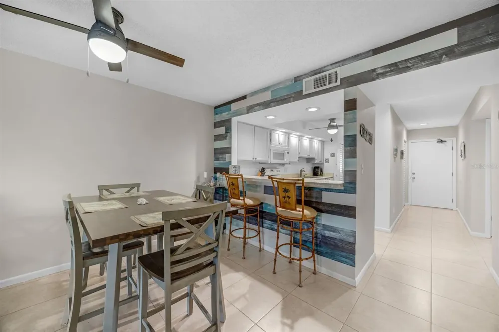 803 BAHIA DEL SOL DRIVE #B Ruskin, FL 33570