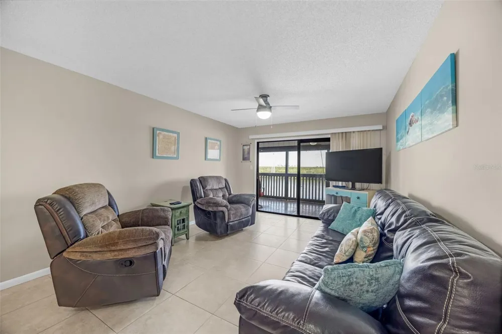 803 BAHIA DEL SOL DRIVE #B Ruskin, FL 33570