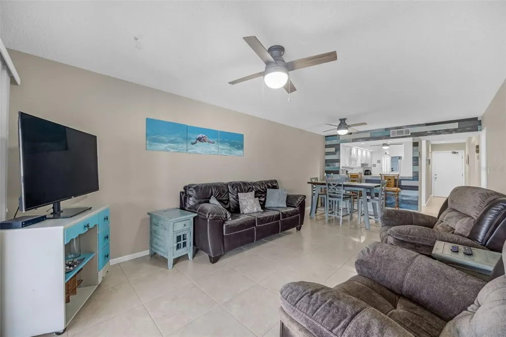803 BAHIA DEL SOL DRIVE #B Ruskin, FL 33570
