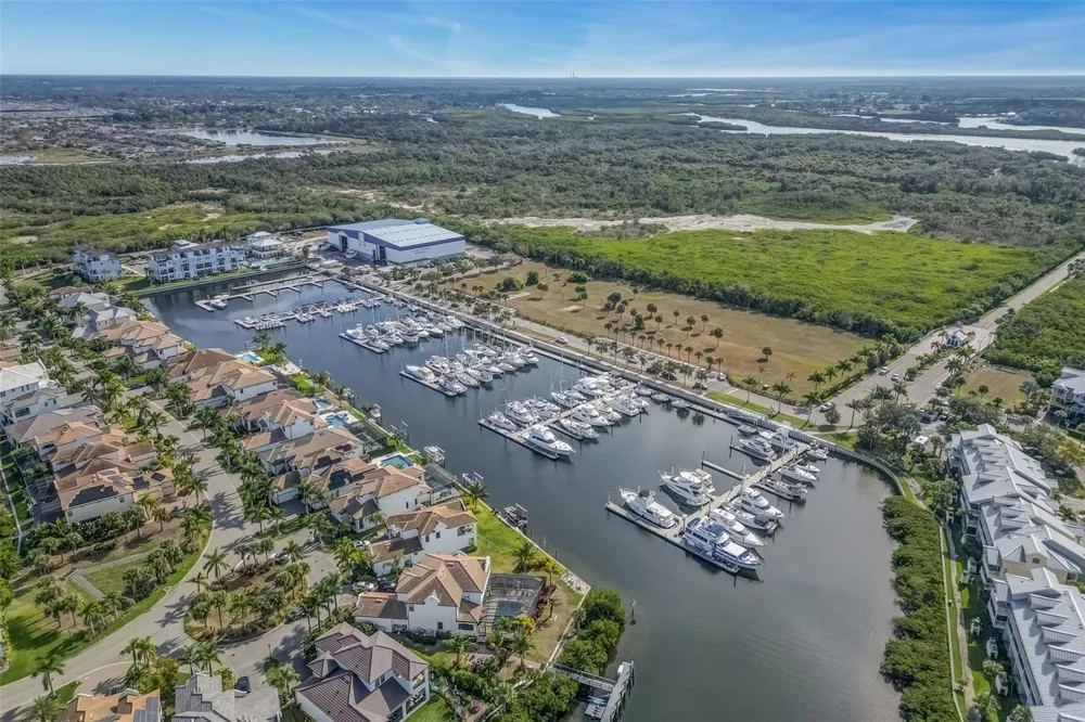 803 BAHIA DEL SOL DRIVE #B Ruskin, FL 33570