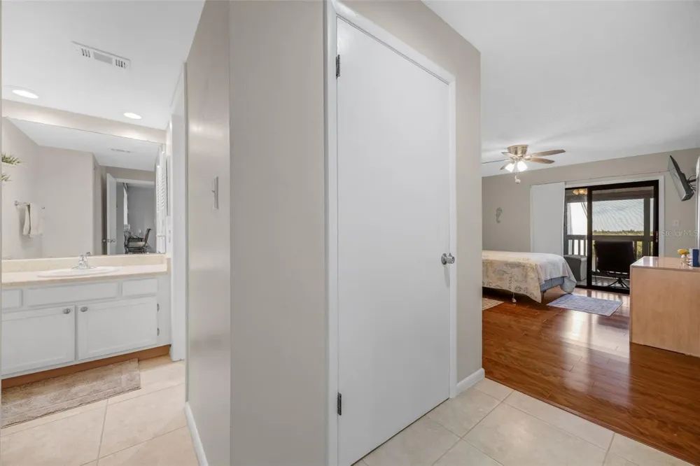 803 BAHIA DEL SOL DRIVE #B Ruskin, FL 33570