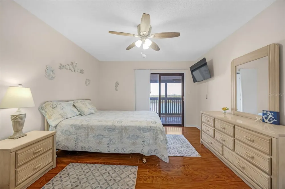 803 BAHIA DEL SOL DRIVE #B Ruskin, FL 33570