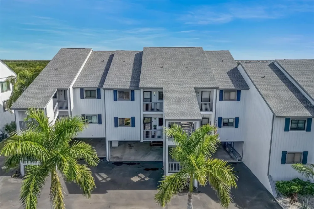 803 BAHIA DEL SOL DRIVE #B Ruskin, FL 33570