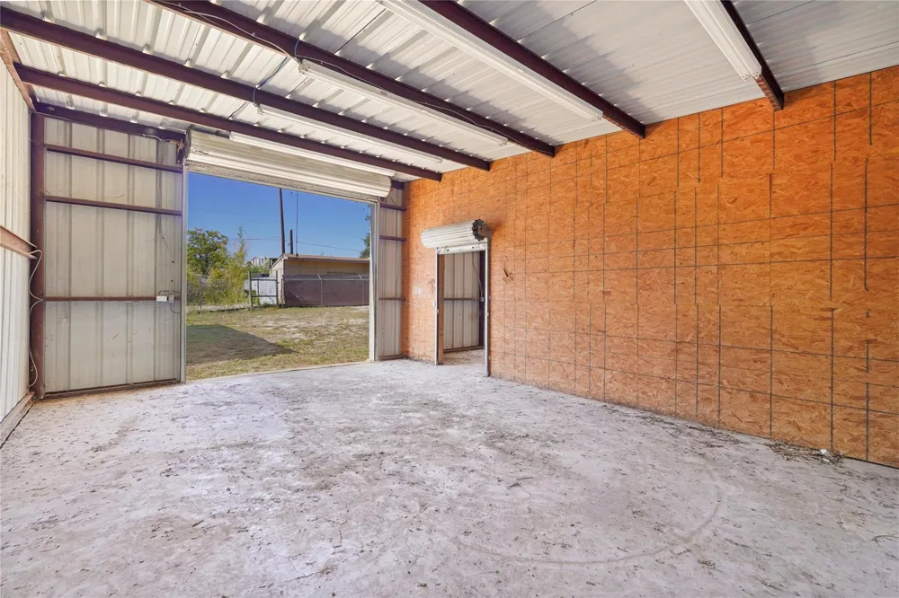 2111 Rigsby Avenue San Antonio, TX 78210