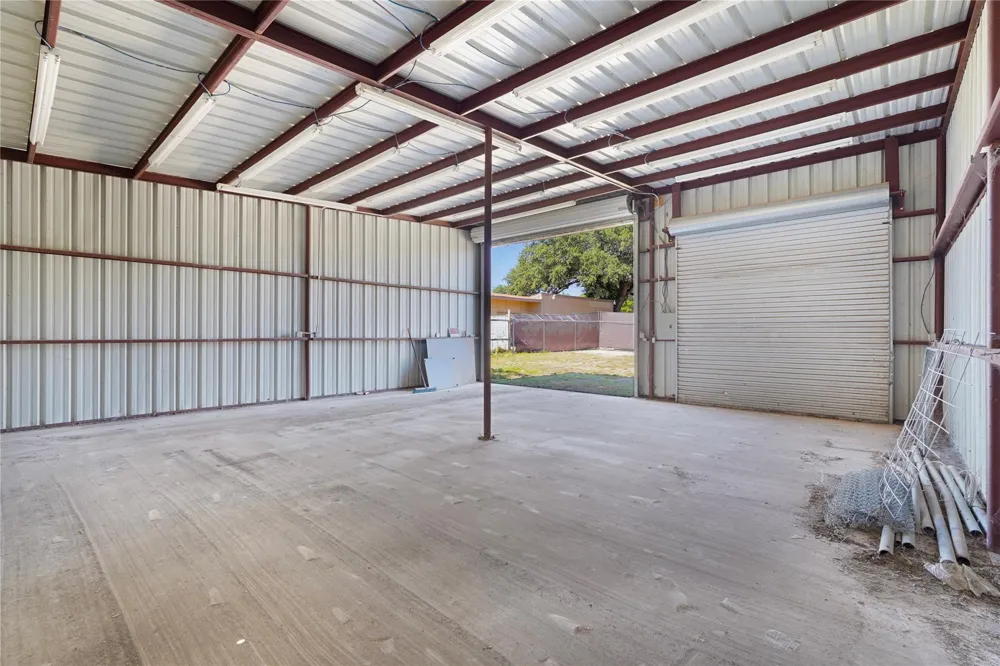 2111 Rigsby Avenue San Antonio, TX 78210