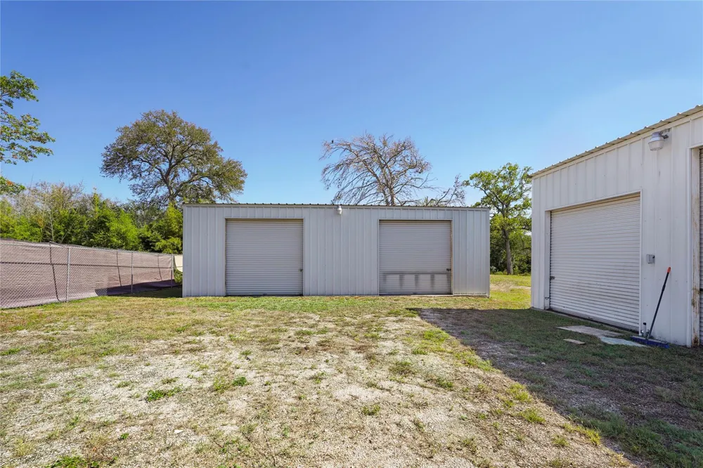 2111 Rigsby Avenue San Antonio, TX 78210