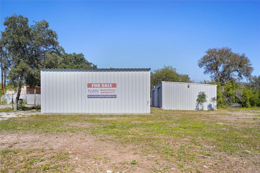 2111 Rigsby Avenue San Antonio, TX 78210