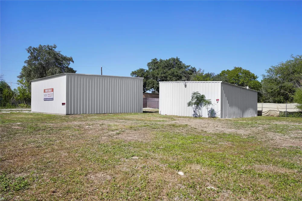 2111 Rigsby Avenue San Antonio, TX 78210