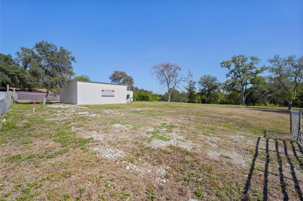 2111 Rigsby Avenue San Antonio, TX 78210