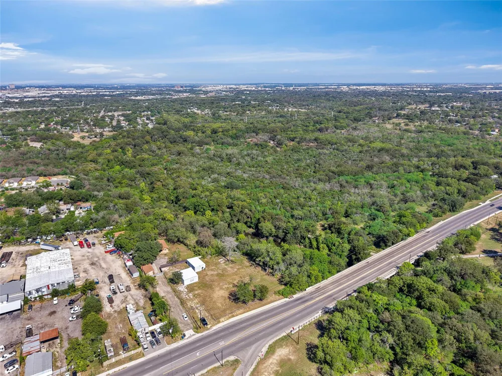 2111 Rigsby Avenue San Antonio, TX 78210
