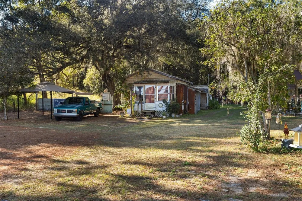 1582 S US 301 Sumterville, FL 33585