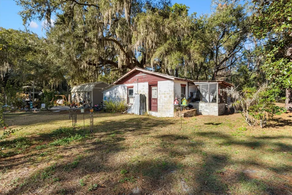 1582 S US 301 Sumterville, FL 33585