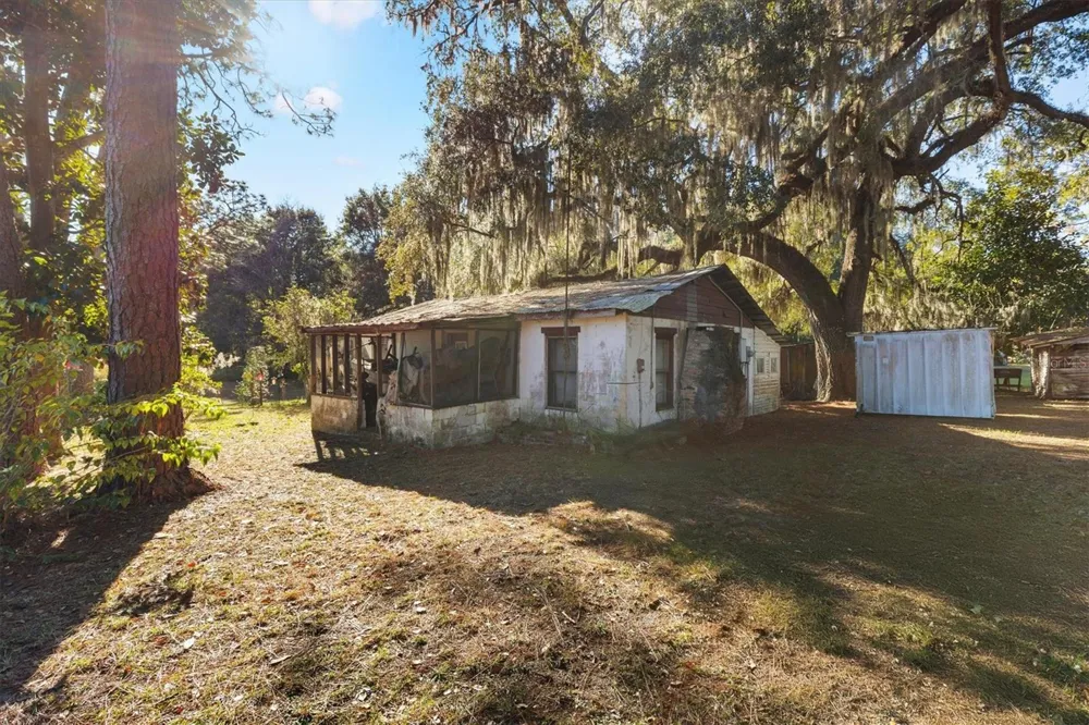 1582 S US 301 Sumterville, FL 33585
