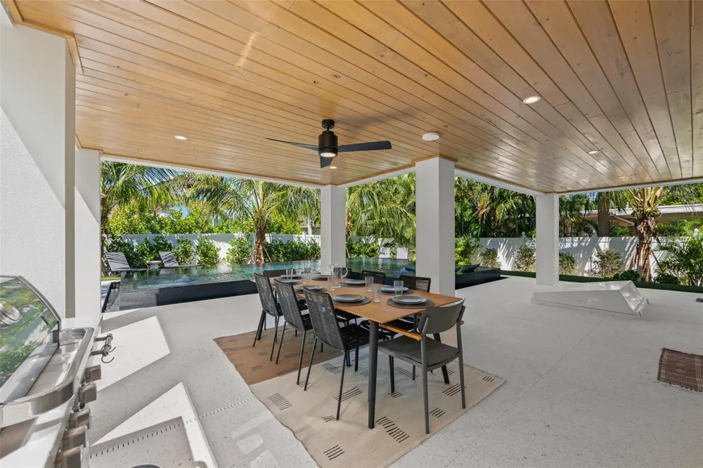 5612 GUAVA STREET Holmes Beach, FL 34217