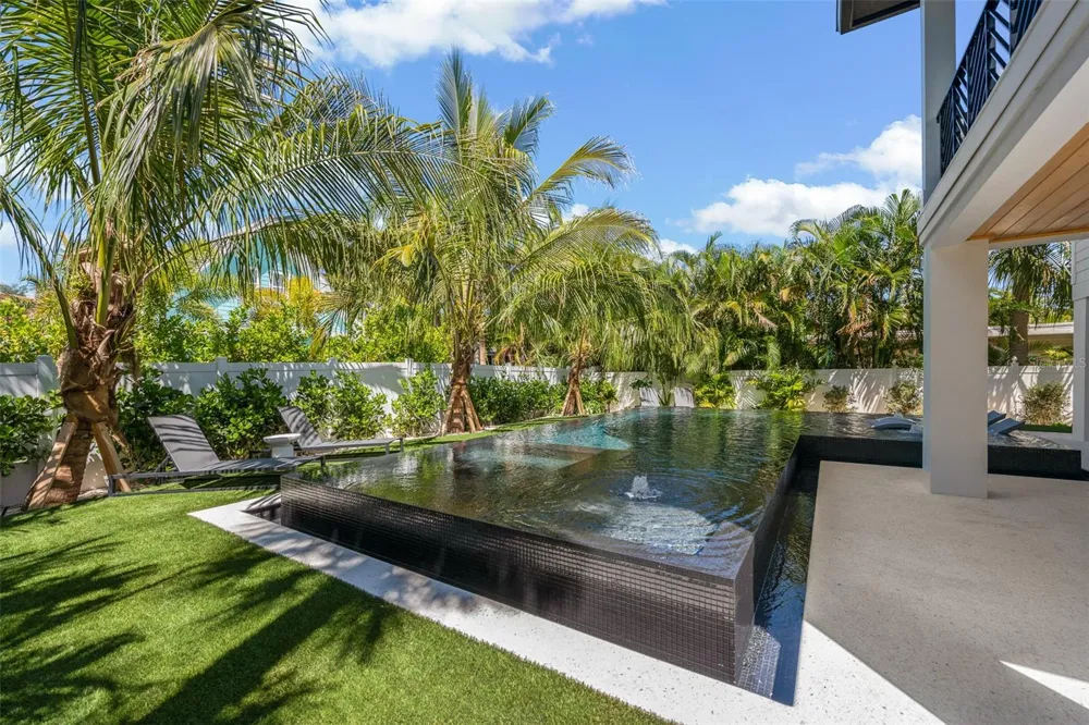 5612 GUAVA STREET Holmes Beach, FL 34217