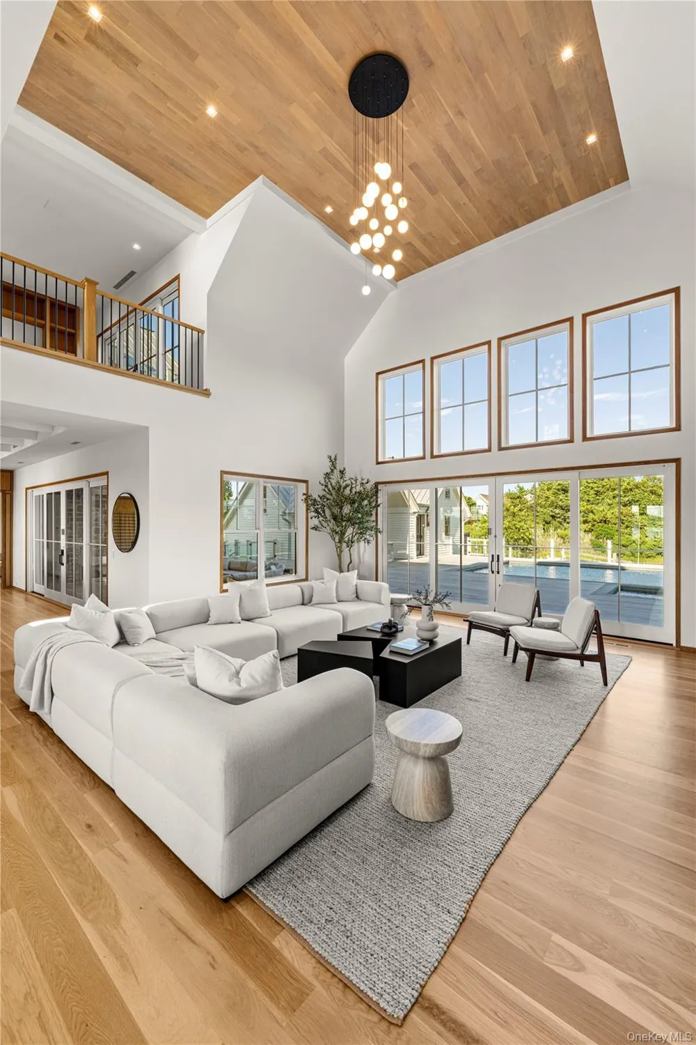 32 Quogo Neck Lane Quogue, NY 11959