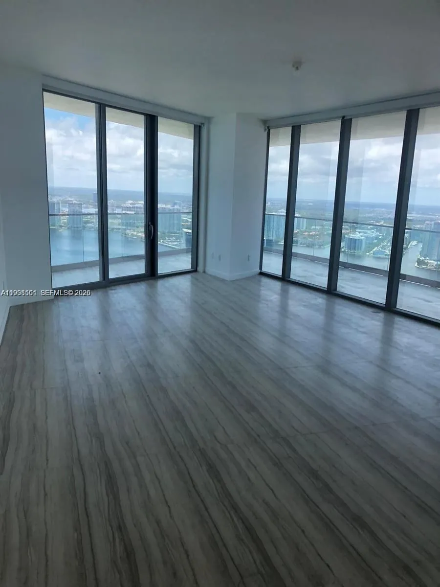 18975 Collins Ave #4705 Sunny Isles Beach, FL 33160
