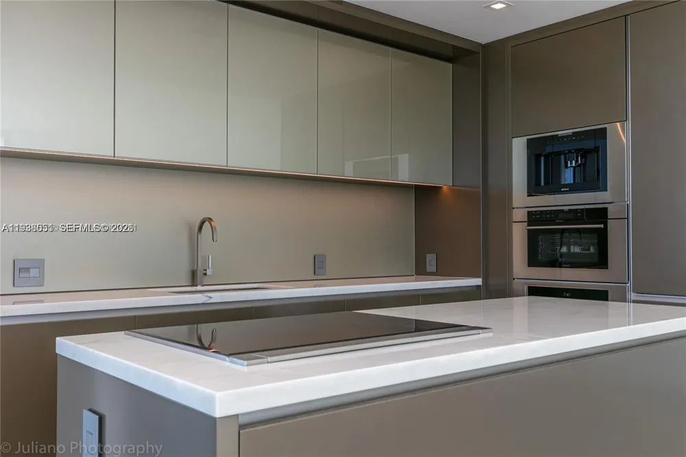 18975 Collins Ave #4705 Sunny Isles Beach, FL 33160